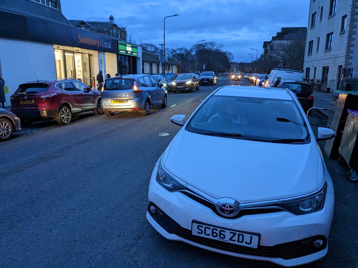 oh my god twitter doesn’t include alt text from images in their API